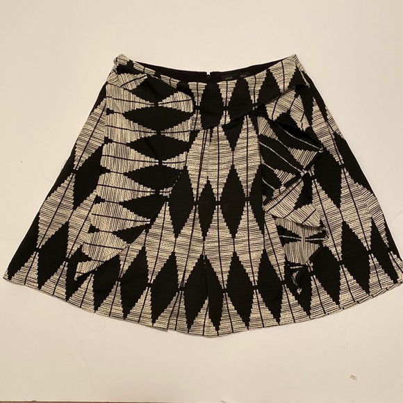 Banana Republic Dresses & Skirts - Banana Republic full ruffle skirt